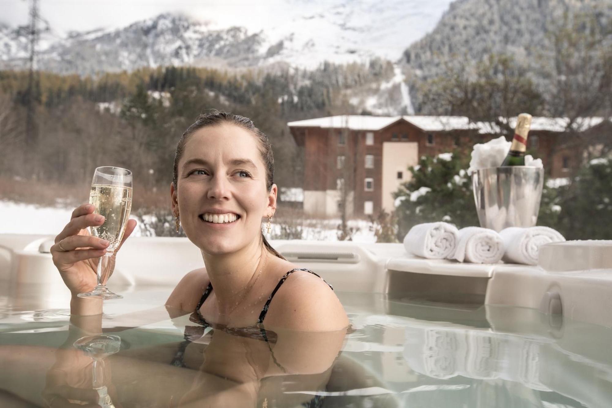 Tiki Lodge - Hot Tub & Sauna Chamonix Eksteriør bilde
